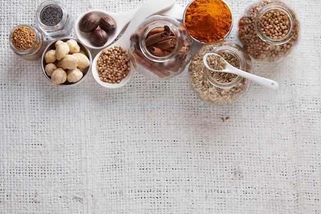 Rustykalna kuchnia z przyprawami